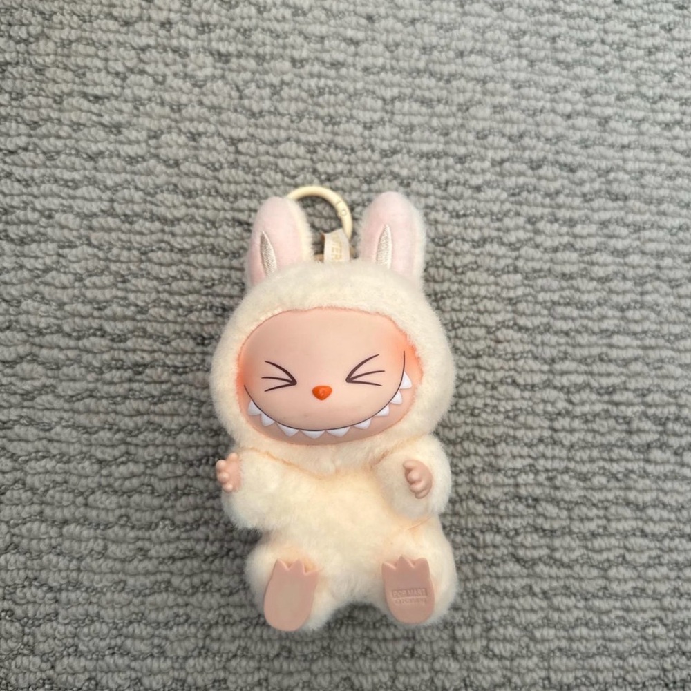 Labubu Have a Seat Collection: Sisi